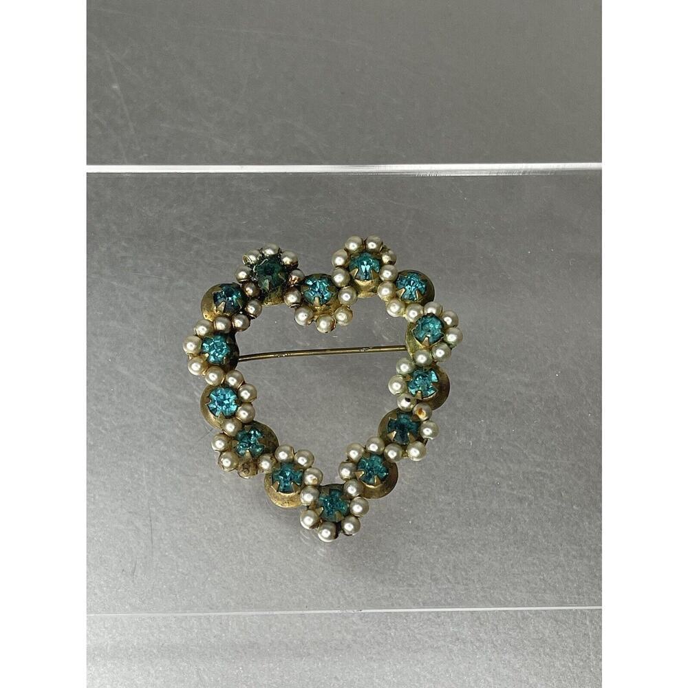 Vintage Pronged Green Blue Heart Rhinestone Pearl Goldtone Brooch Pin